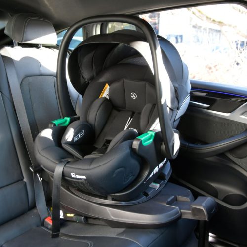 Coletto Zoom I-size 40-87cm babahordozó+ 360°-os bázistalp-Fekete